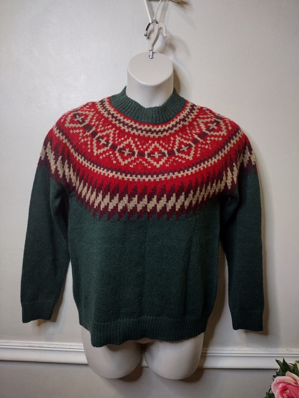 Natural Reflections NWOT Green, Red, Tan & Burgundy Fair Isle Knit Sweater